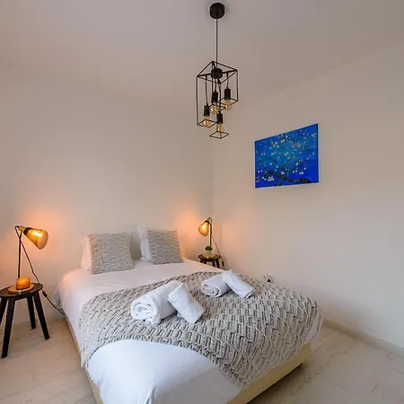 St Jorioz Village Retreat: Lakeside Serenity With Garden Apartment