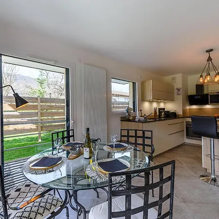 Apartment St Jorioz Village Retreat: Lakeside Serenity With Garden